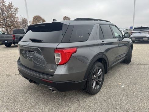 Used 2022 Ford Explorer XLT w/ Equipment Group 202A image 8