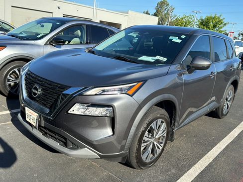 Used 2022 Nissan Rogue SV FWD image 1