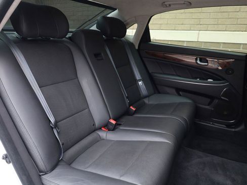 Used 2015 Hyundai Equus Signature RWD image 25