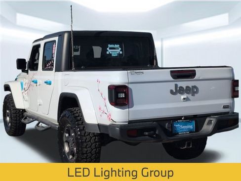 Used 2020 Jeep Gladiator Overland image 31