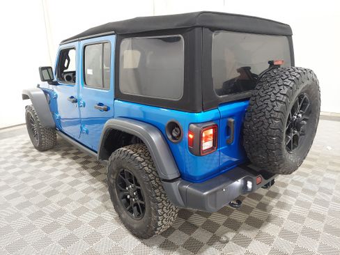Used 2024 Jeep Wrangler Unlimited Sport AWD/4WD image 3