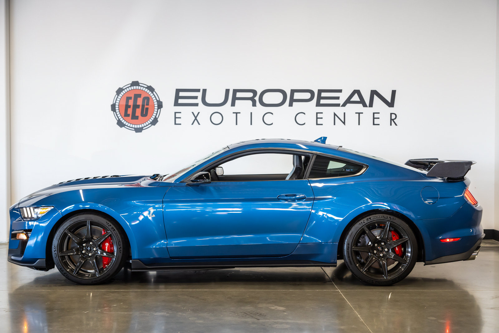 Used 2020 Ford Mustang Shelby GT500 w/ Carbon Fiber Track Pack RWD image 7