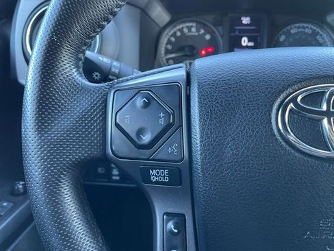 Used 2022 Toyota Tacoma TRD Sport image 22