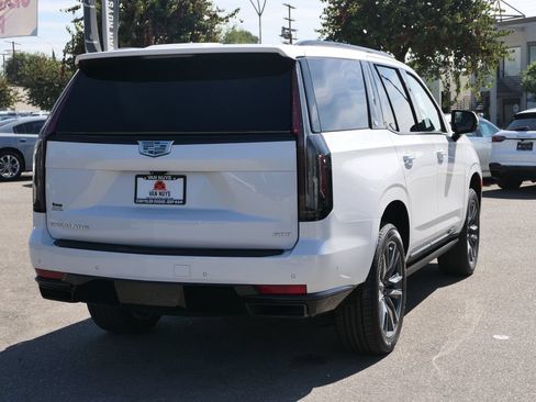 Used 2022 Cadillac Escalade Sport w/ Touring Package AWD/4WD image 4