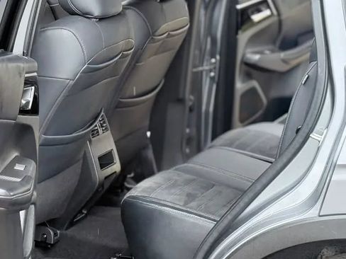 Used 2022 Mitsubishi Outlander SE FWD image 12