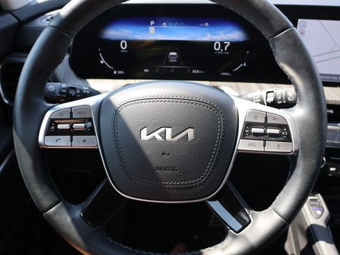 Used 2024 Kia Telluride SX Prestige w/ Towing Package AWD/4WD image 20