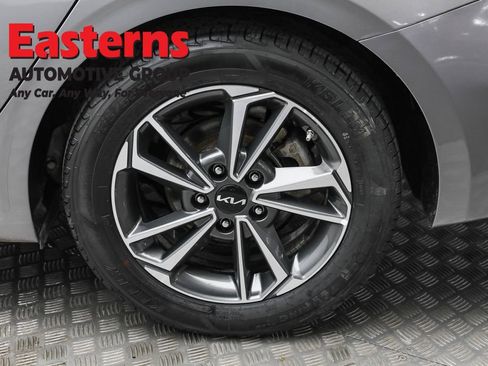 Used 2023 Kia Forte LXS image 8