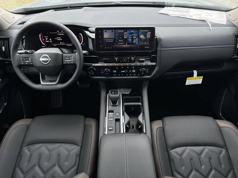 New 2026 Nissan Pathfinder Platinum w/ Cargo Package FWD image 8