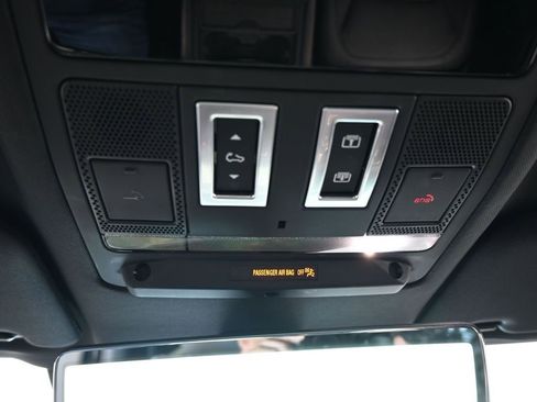 Used 2023 Land Rover Defender 90 X image 30