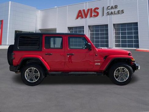 Used 2022 Jeep Wrangler Unlimited Sahara w/ Cold Weather Group AWD/4WD image 5