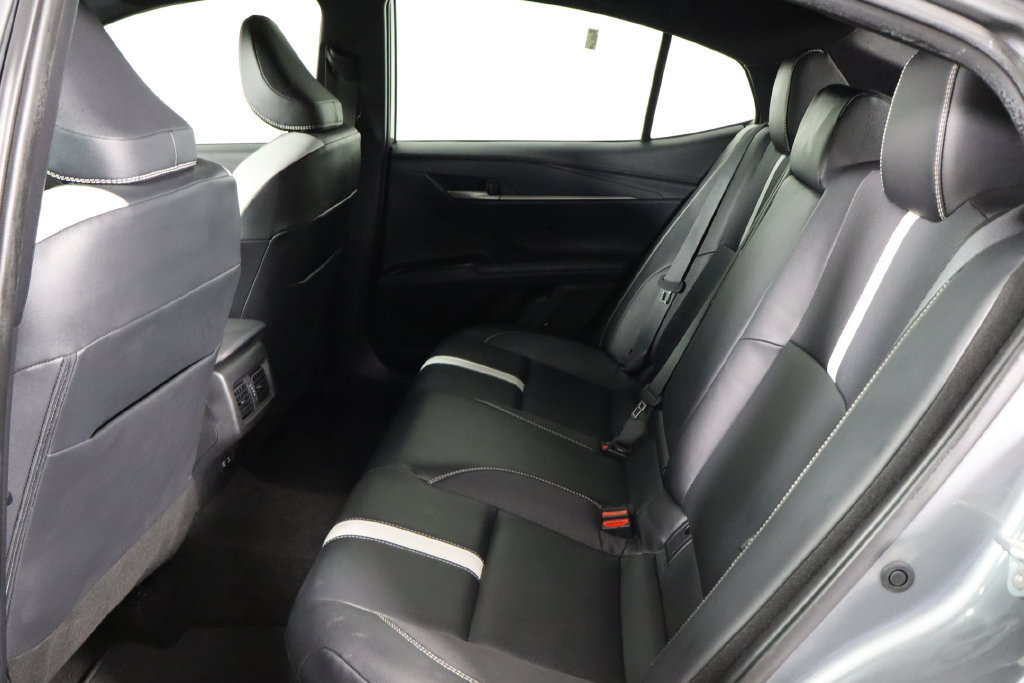 Used 2025 Toyota Camry SE FWD image 16