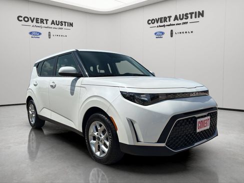 Used 2024 Kia Soul LX w/ Option Group 015 FWD image 7