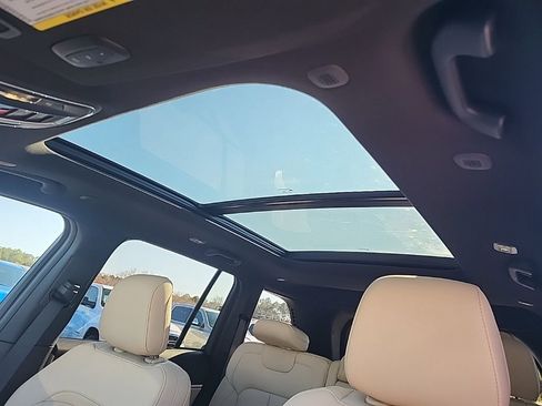 New 2025 Jeep Grand Cherokee Limited w/ Black Appearance Package image 2