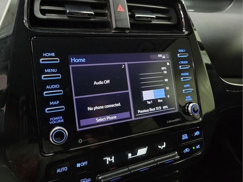 Used 2022 Toyota Prius L Eco image 13