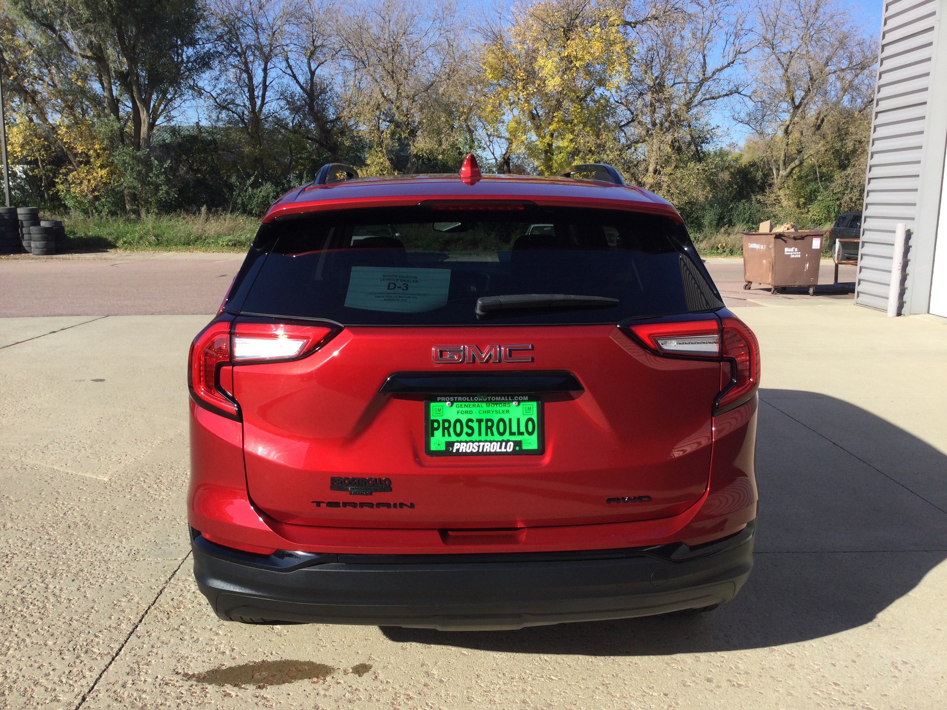 Used 2023 GMC Terrain SLE w/ Driver Convenience Package AWD/4WD image 4