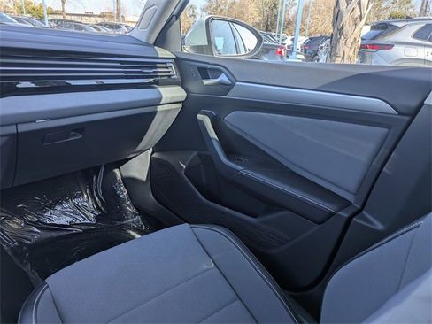 New 2026 Volkswagen Jetta SE image 18