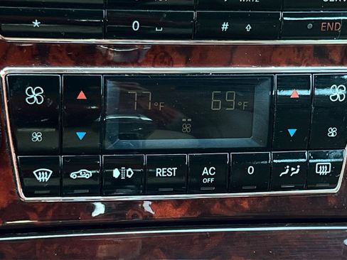 Used 2004 Maybach 57 image 37