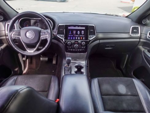 Used 2019 Jeep Grand Cherokee Altitude RWD image 24