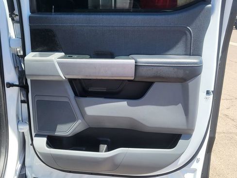 Used 2022 Ford F150 Lightning XLT AWD/4WD image 17