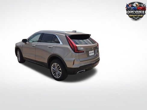 Used 2024 Cadillac XT4 Premium Luxury FWD image 3