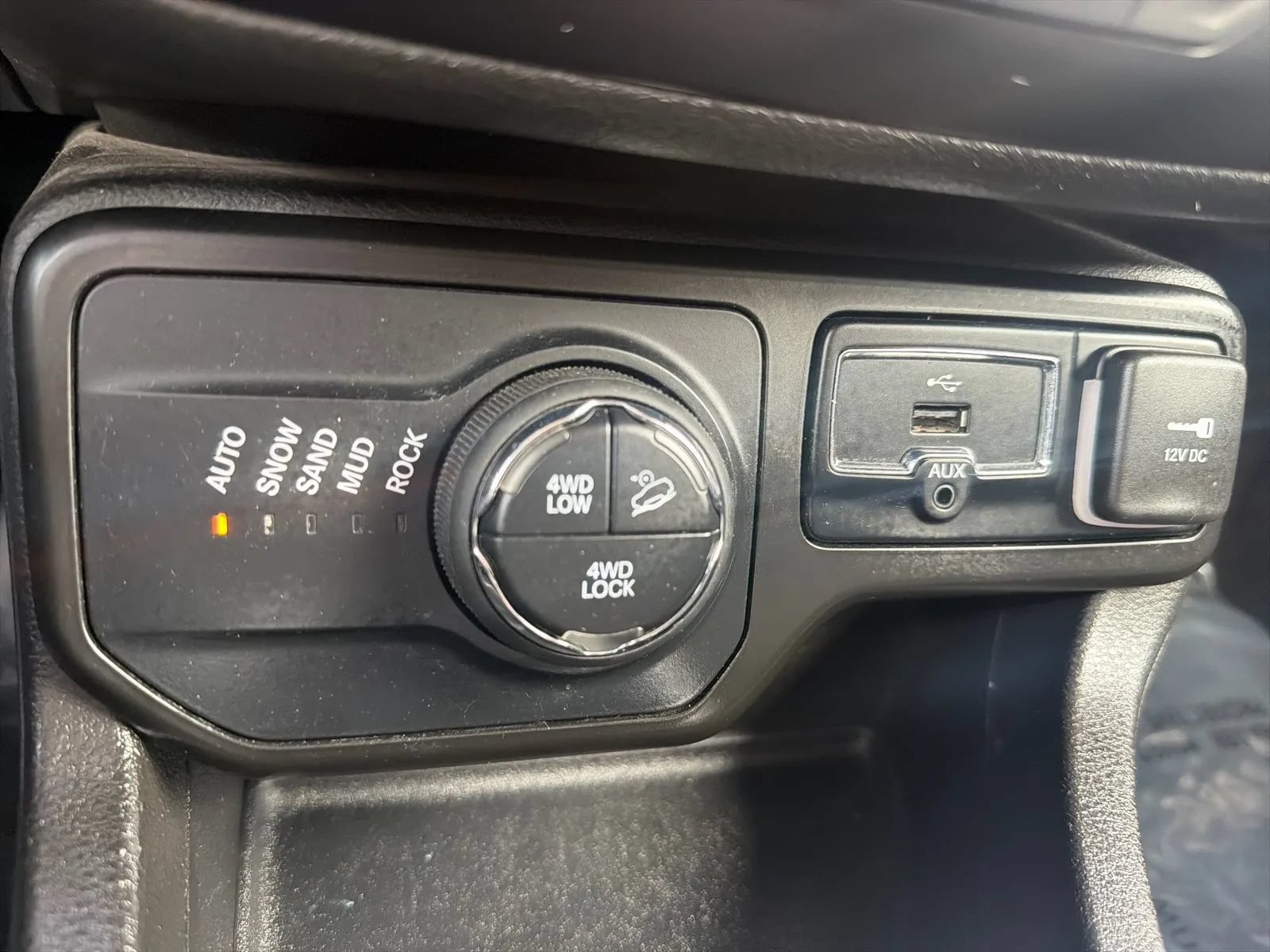 Used 2023 Jeep Renegade Trailhawk AWD/4WD image 13