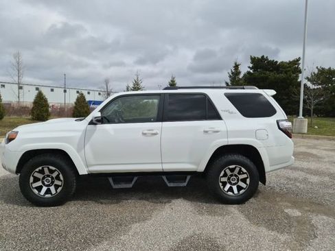 Used 2021 Toyota 4Runner TRD Off-Road Premium w/ Moonroof Package AWD/4WD image 11