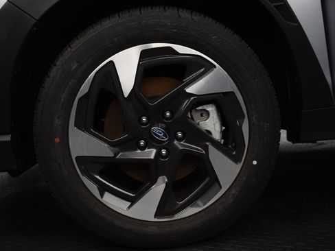 Used 2025 Subaru Crosstrek 2.5i Limited AWD/4WD image 9