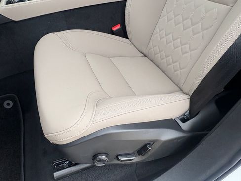 New 2026 Volvo XC90 T8 Plus w/ Protection Package Premier image 21