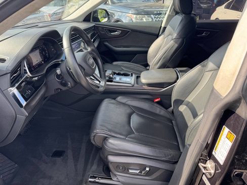 Used 2019 Audi Q8 Prestige w/ Luxury Package AWD/4WD image 10