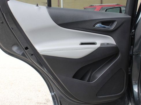 Used 2018 Chevrolet Equinox Premier image 12