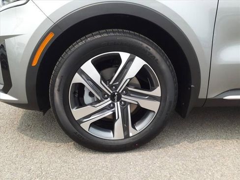 Used 2023 Kia Sorento SX Prestige image 9