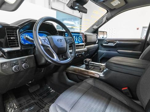 Used 2023 Chevrolet Silverado 1500 RST AWD/4WD image 4