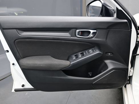 Used 2025 Honda Civic Sport image 12
