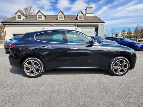 Used 2023 Maserati Levante GT AWD/4WD image 6