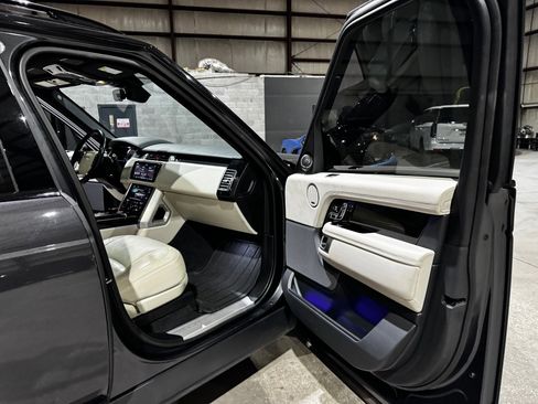 Used 2020 Land Rover Range Rover HSE image 25