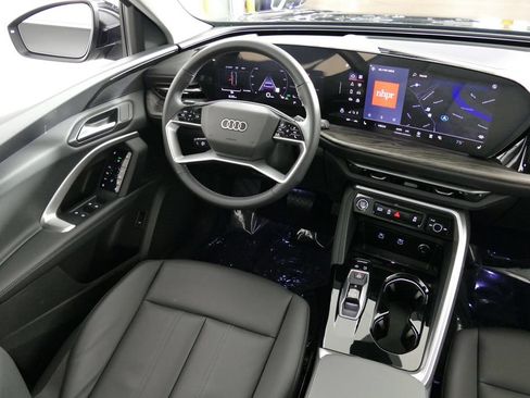 Certified 2025 Audi Q5 Premium w/ Convenience Package AWD/4WD image 18