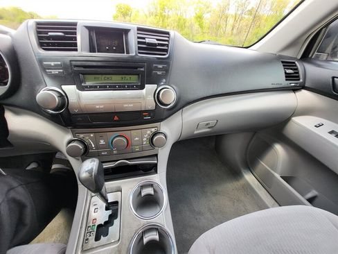 Used 2010 Toyota Highlander 2WD image 18