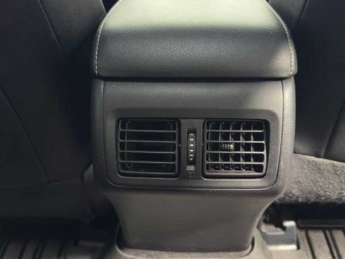 Used 2015 Toyota Camry XLE FWD image 16