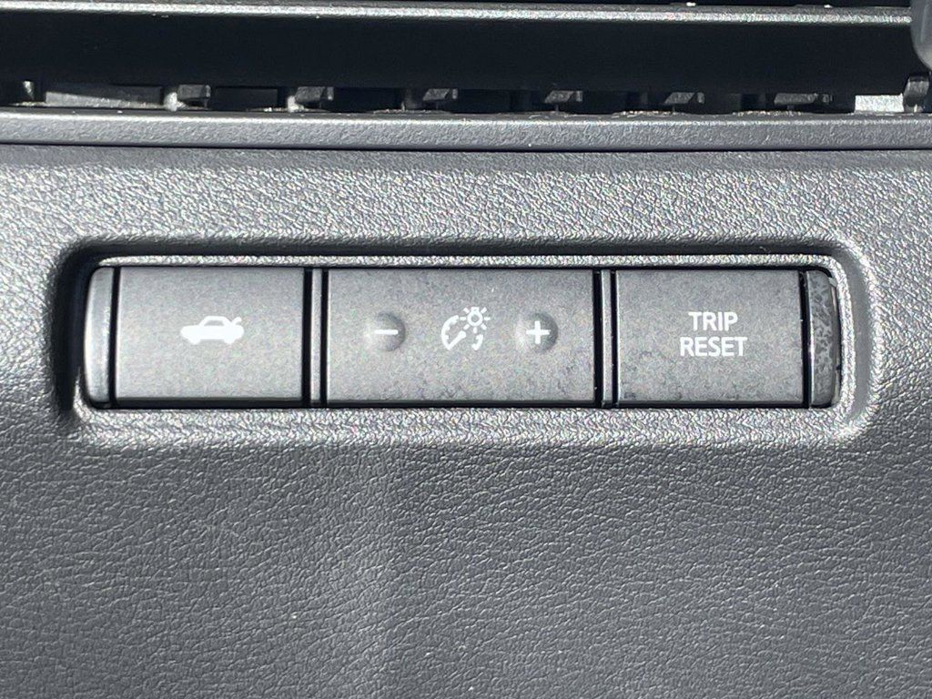 Used 2024 Nissan Altima 2.5 SV FWD image 20