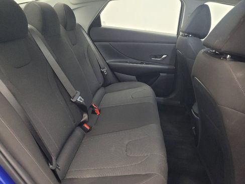 Used 2025 Hyundai Elantra SE FWD image 19