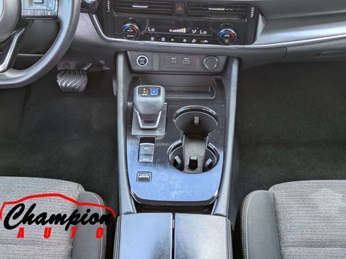 Used 2021 Nissan Rogue SV FWD image 22