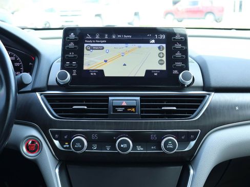 Used 2020 Honda Accord Touring image 16