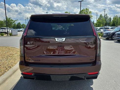 Used 2023 Cadillac Escalade Sport w/ LPO, ONYX Package AWD/4WD image 5