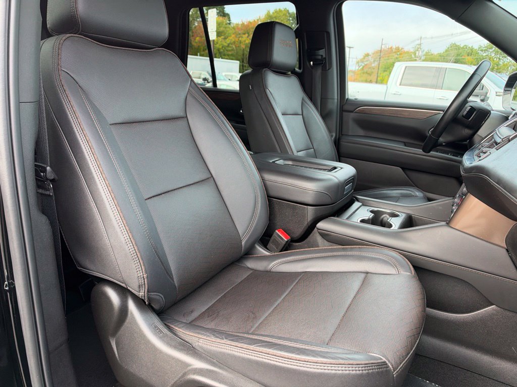 Used 2023 Chevrolet Tahoe High Country AWD/4WD image 12
