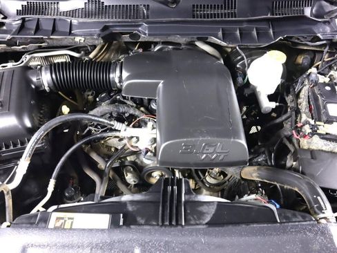 Used 2018 RAM 1500 Classic SLT AWD/4WD image 42
