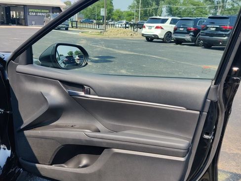 Used 2022 Toyota Camry LE w/ Carpet Mat Package (TMS) FWD image 25