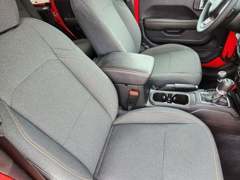 Certified 2025 Jeep Wrangler Sahara image 23