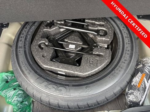Certified 2025 Hyundai Kona SE image 30