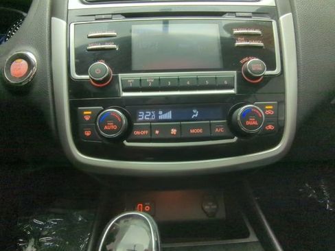 Used 2018 Nissan Altima 2.5 SV image 17