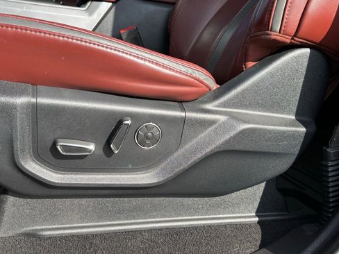 Used 2019 Ford F250 Platinum w/ Platinum Ultimate Package AWD/4WD image 13
